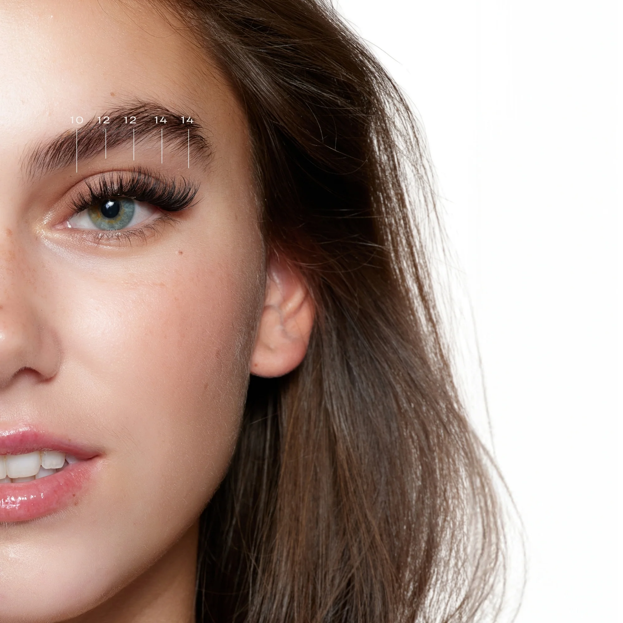 Feathered Volume Pre-Glued Lashes Set - Image 3